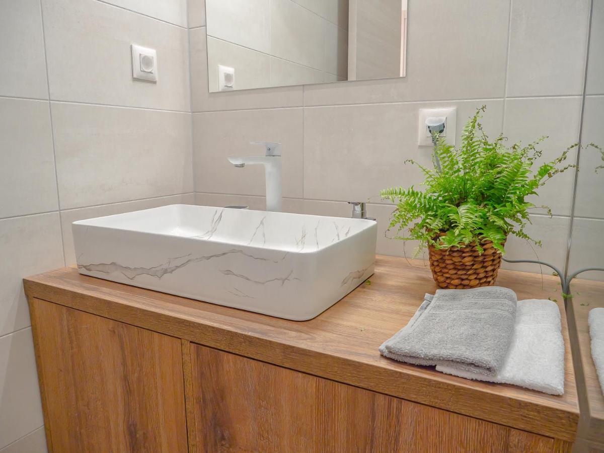 Apartmani Dora & Luka Fiume Esterno foto
