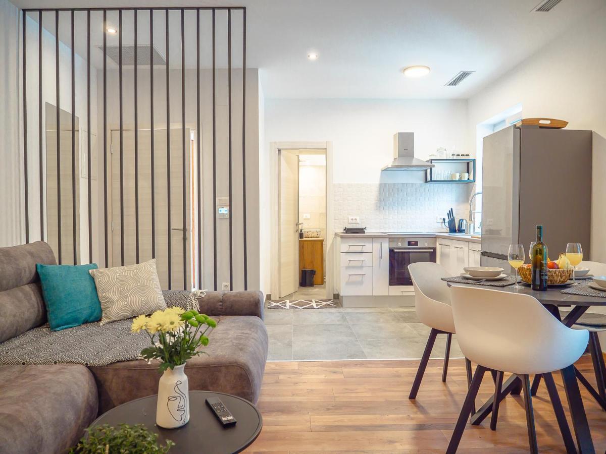 Apartmani Dora & Luka Fiume Esterno foto