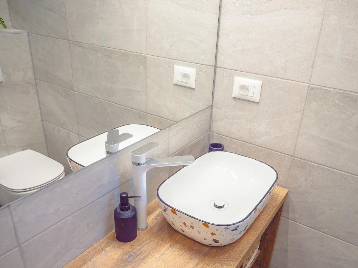 Apartmani Dora & Luka Fiume Esterno foto