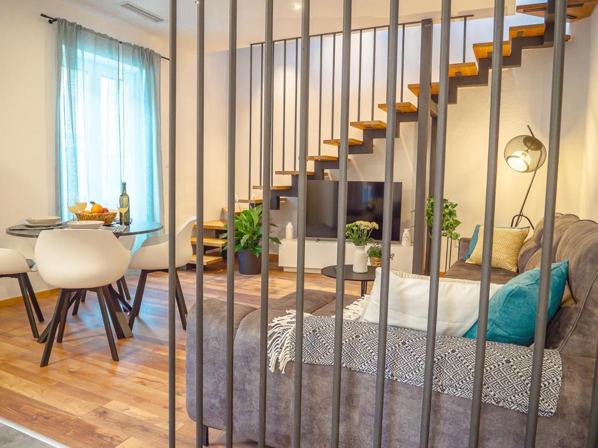 Apartmani Dora & Luka Fiume Esterno foto