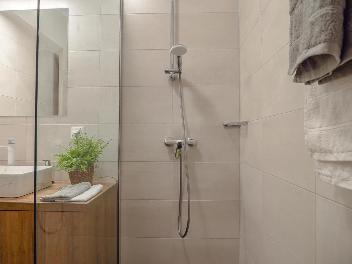 Apartmani Dora & Luka Fiume Esterno foto