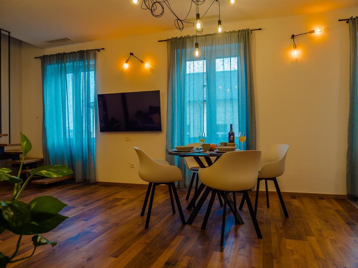 Apartmani Dora & Luka Fiume Esterno foto