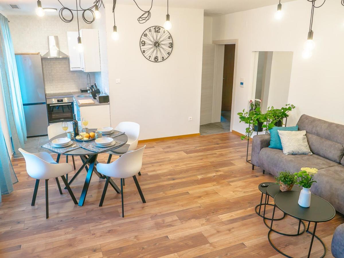 Apartmani Dora & Luka Fiume Esterno foto