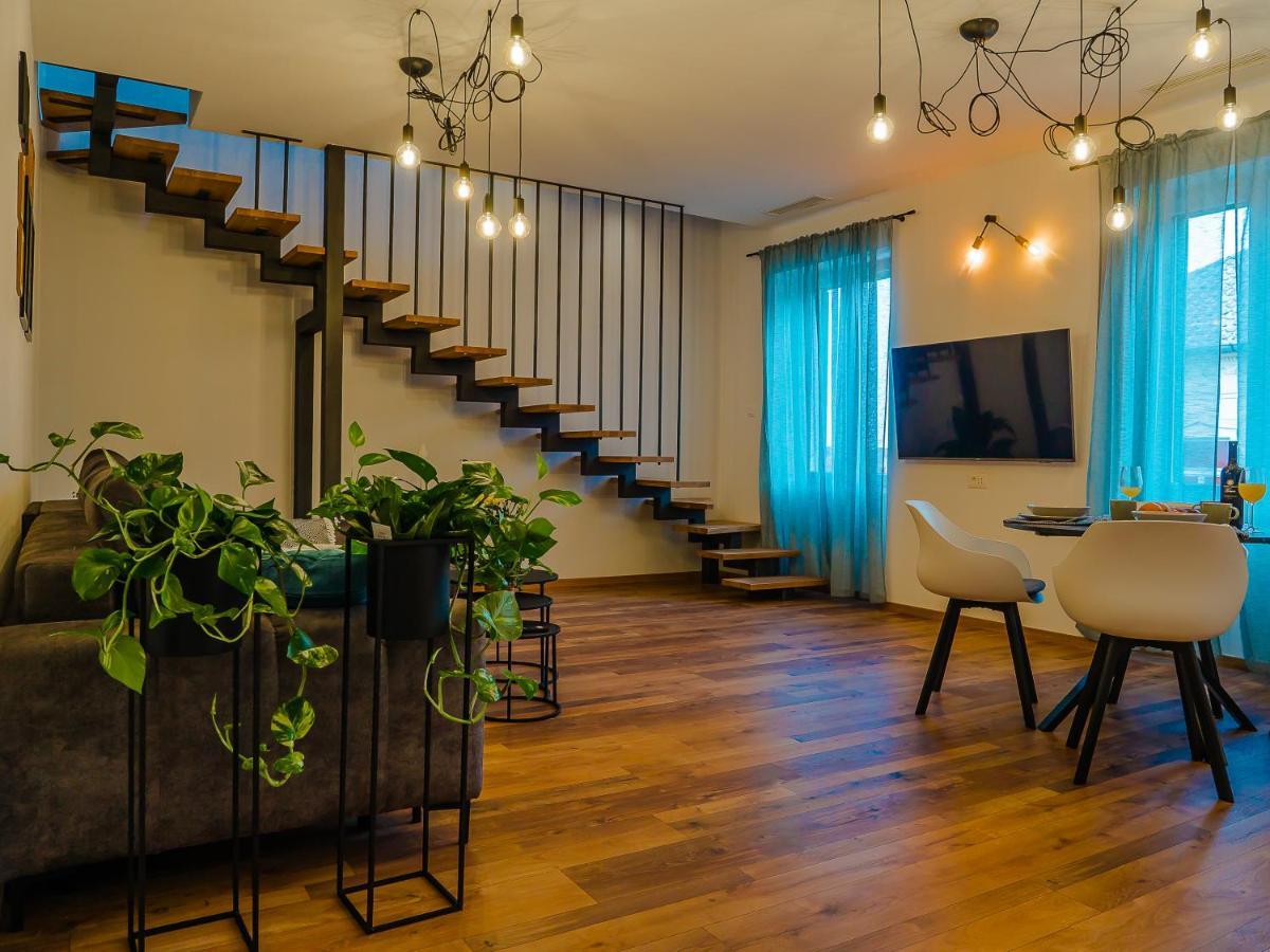 Apartmani Dora & Luka Fiume Esterno foto